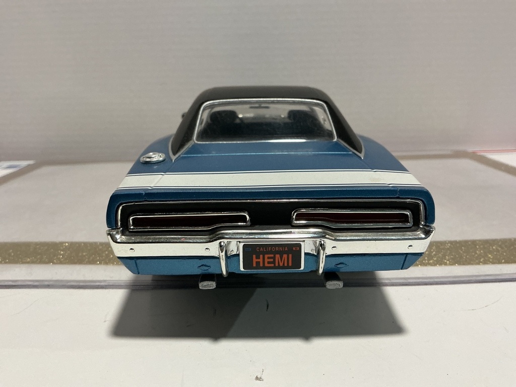 1/18 HOT WHEELS ‘69 DODGE CHARGER BLUE ON BLACK *PAINT BUBBLES ON TRUNK image