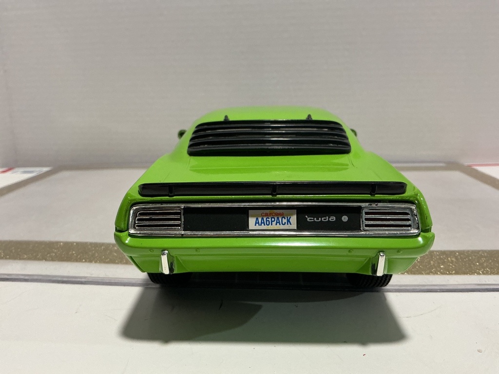 1/18 ERTL 1970 PLYMOUTH ‘CUDA GREEN/BLACK ON BLACK image