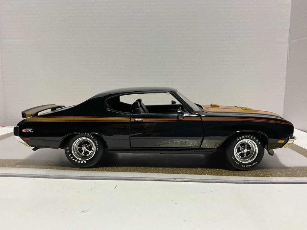 1/18 ERTL 1971 BUICK 65X BLACK/GOLD ON BLACK image