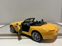 1/18 WELLY BMW Z8 YELLOW ON BLACK image