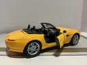 1/18 WELLY BMW Z8 YELLOW ON BLACK image