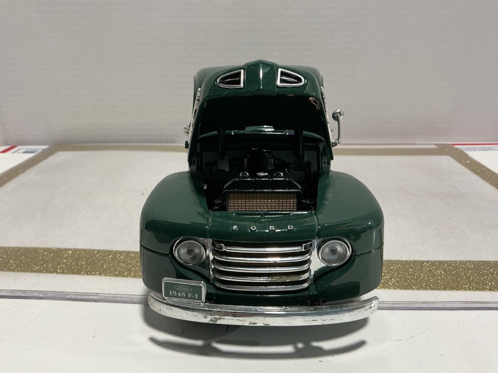 1/18 ROAD LEGENDS 1948 FORD F-1 PICK UP GREEN ON GREEN image
