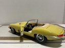 1/18 BURAGO JAGUAR “E” 1961 YELLOW ON TAN image