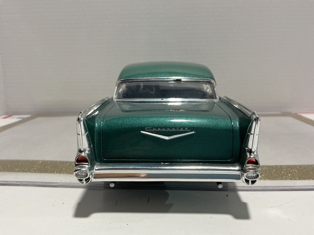 1/18 MOTOR MAX 1957 CHEVY BEL AIR BLUE/GREEN ON BLACK image