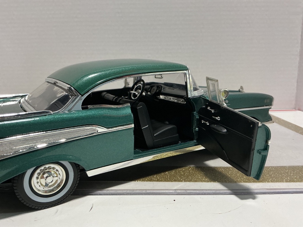 1/18 MOTOR MAX 1957 CHEVY BEL AIR BLUE/GREEN ON BLACK image