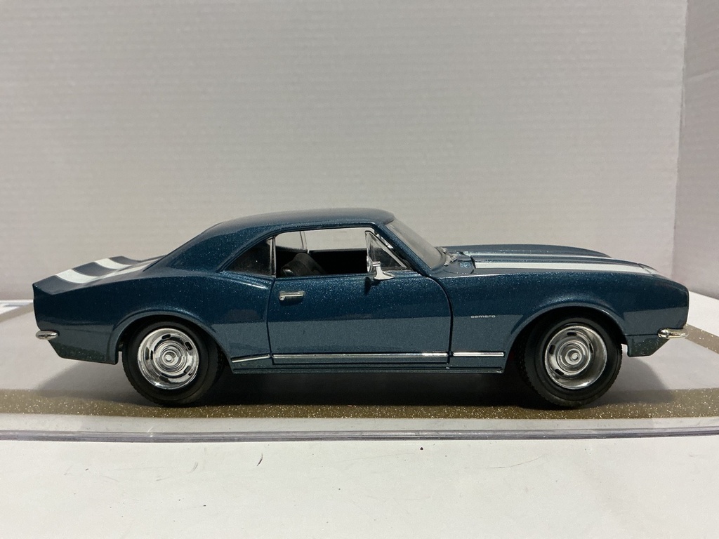 1/18 MOTOR MAX 1967 CHEVROLET CAMARO Z28 BLUE ON BLACK image