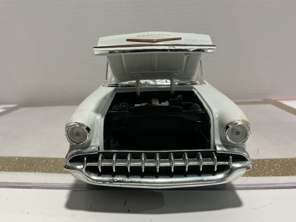 1/18 ERTL CHEVROLET BEL AIR 1957 WHITE ON WHITE image