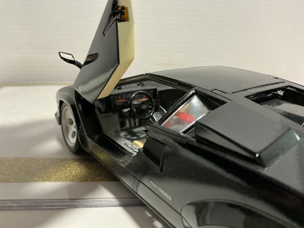 1/18 BURAGO LAMBORGHINI CANTACH 1988 BLACK ON TAN image