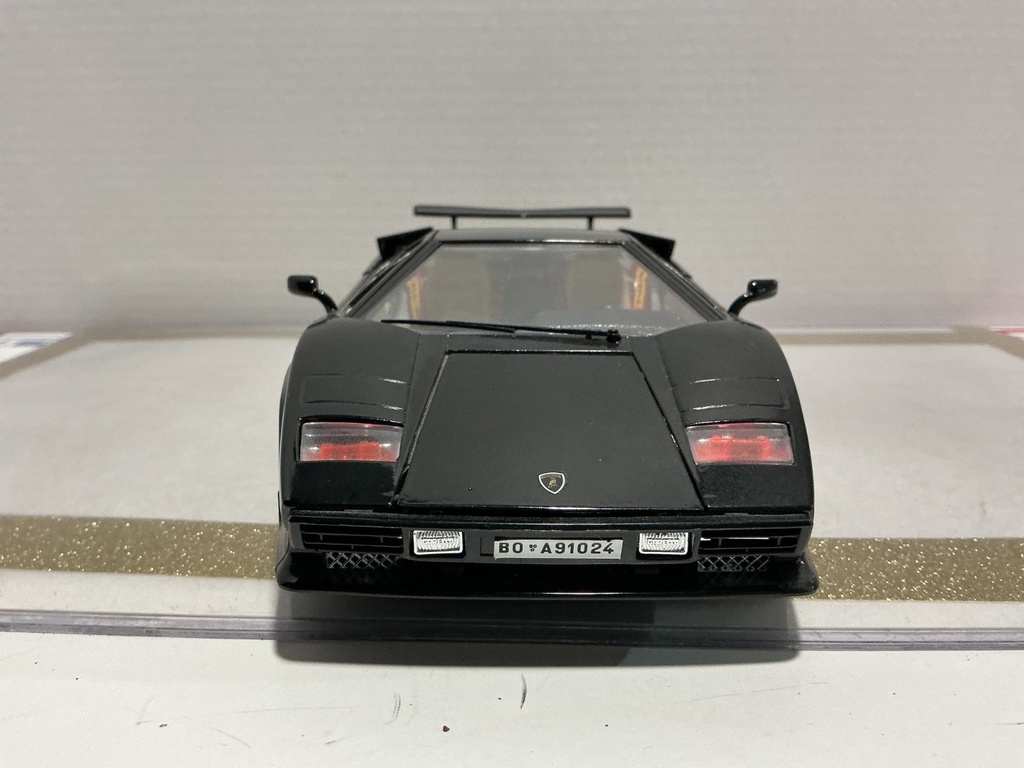 1/18 BURAGO LAMBORGHINI CANTACH 1988 BLACK ON TAN image