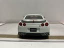 1/18 JADA TOYS 2009 NISSAN GT-R WHITE ON BLACK image