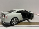 1/18 JADA TOYS 2009 NISSAN GT-R WHITE ON BLACK image
