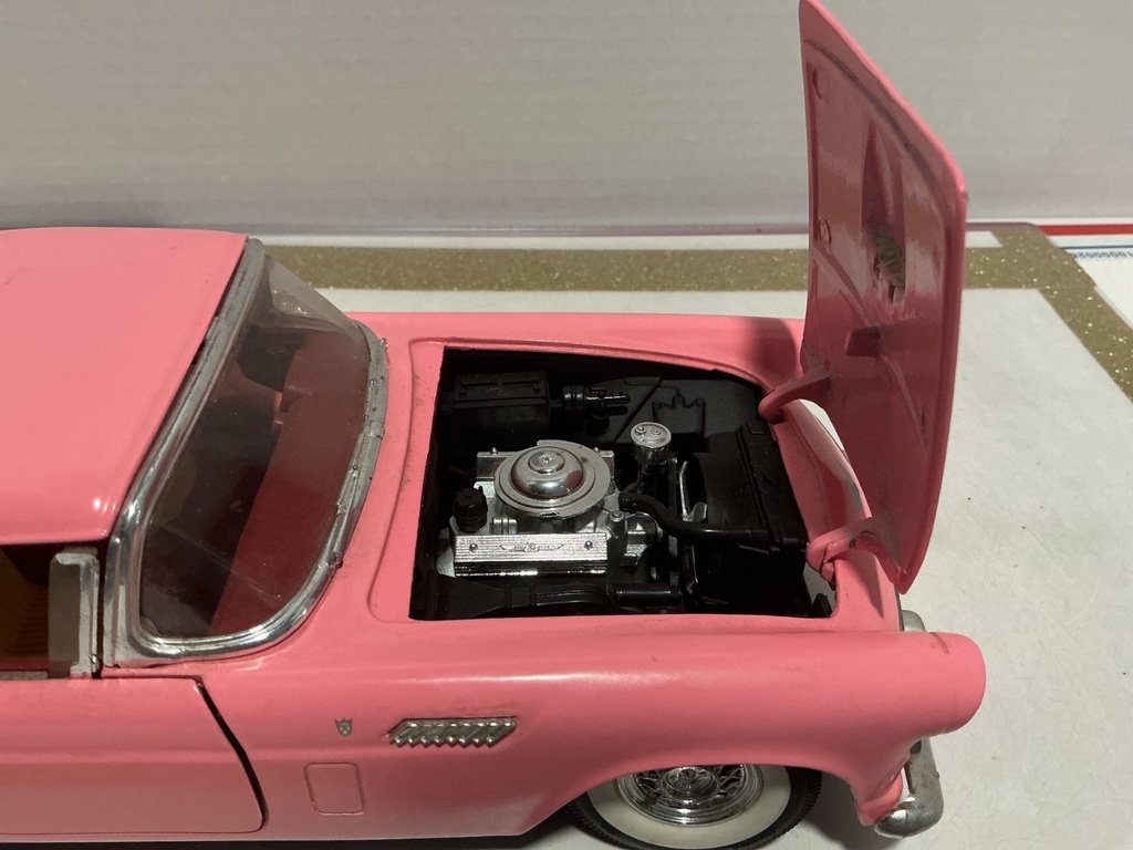 1/18: REVELL 1956 FORD THUNDERBIRD PINK ON PINK image