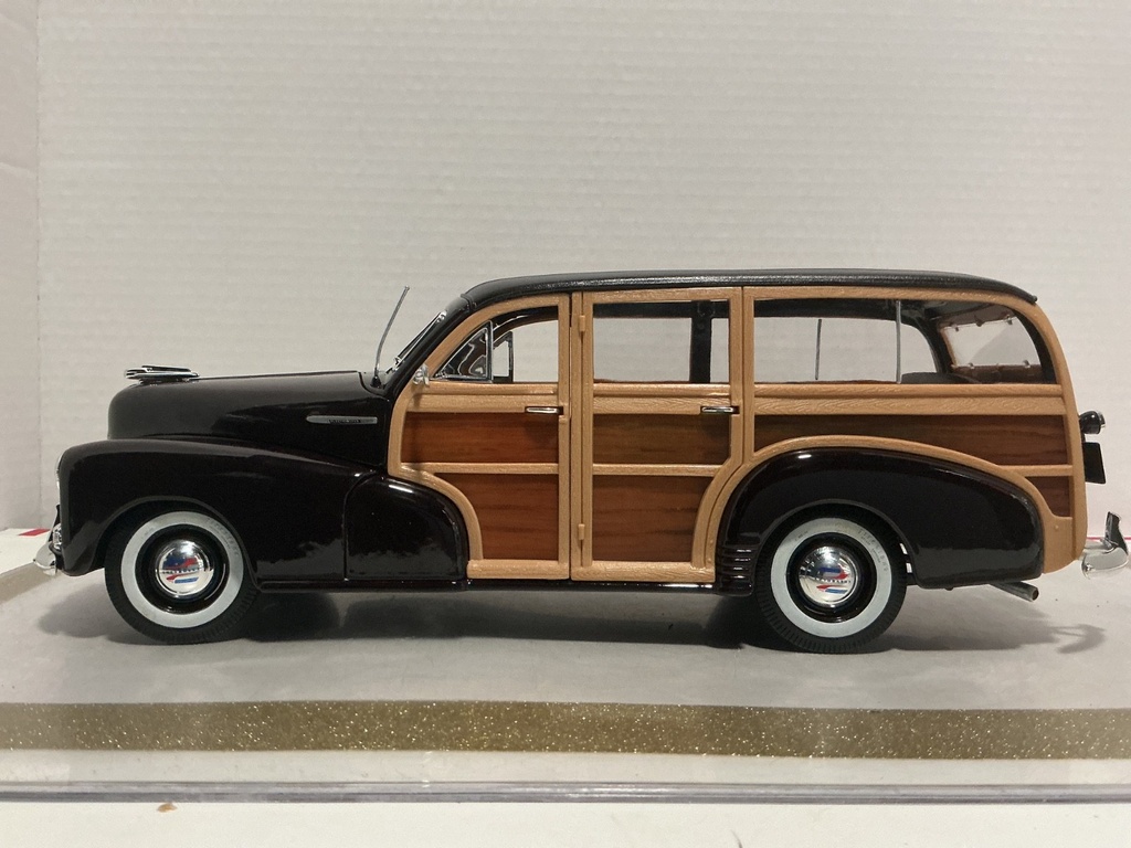 1/18 MAISTO 1948 CHEVY FLEETMASTER WOODY BLACK [LIGHT RASHING] image