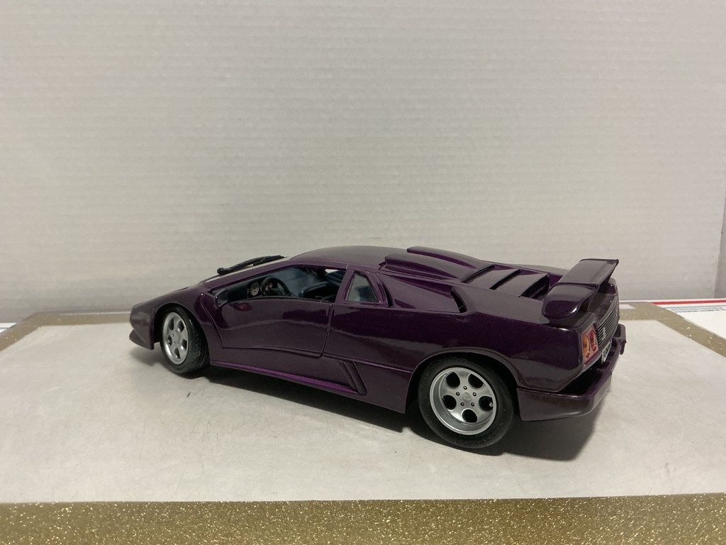 1/18 MAISTO LAMBORGHINI DIABLO PURPLE ON BLACK image