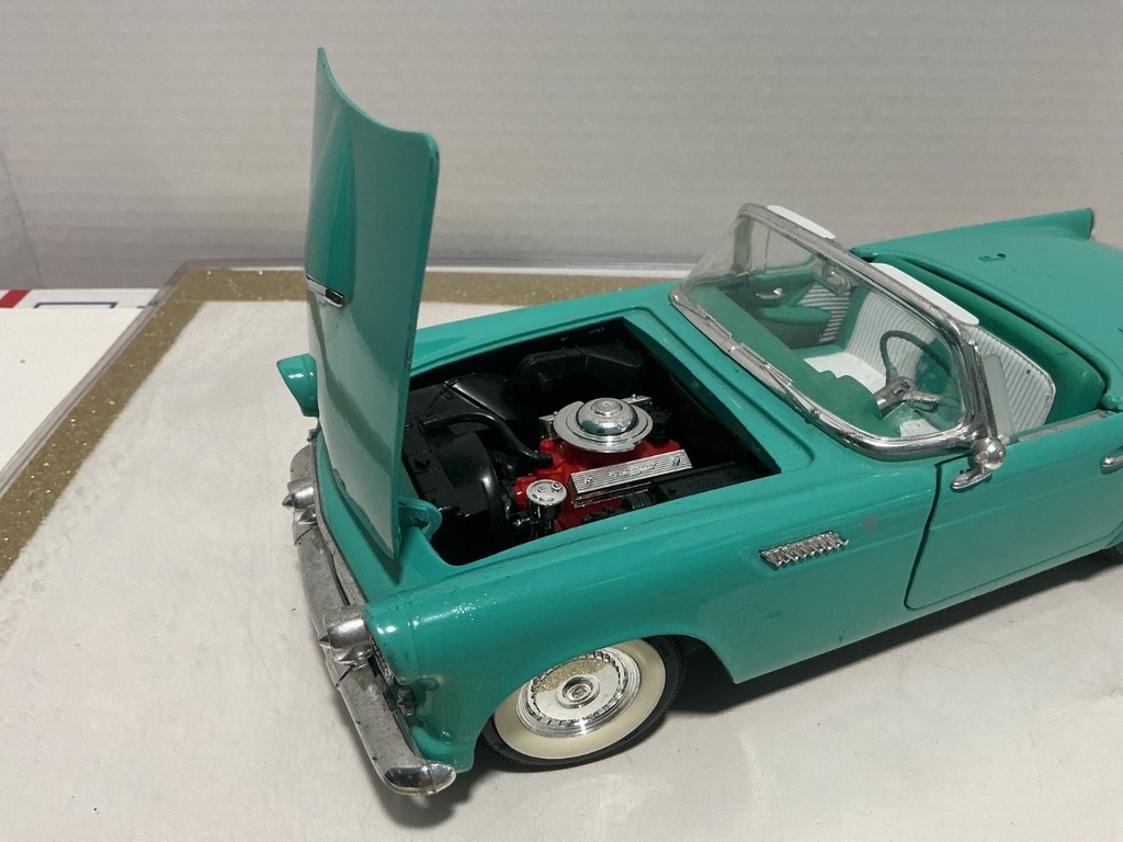 1/18 REVELL 1956 T-BIRD JUNK CAR GREEN WHITE image
