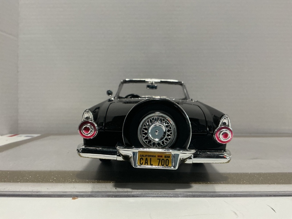 1/18 MOTORMAX 1956 FORD T-BIRD JUNKYARD CAR image