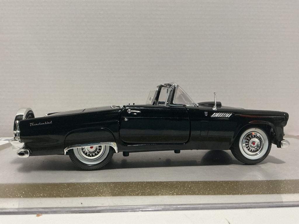 1/18 MOTORMAX 1956 FORD T-BIRD JUNKYARD CAR image