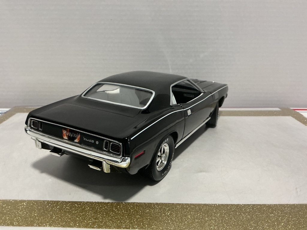 1/18 ERTL 1971 CUDA BLACK ON WHITE image