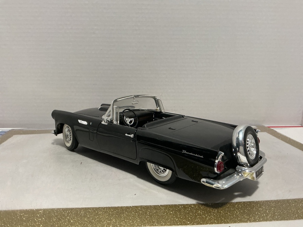 1/18 REVELL 1956 FORD THUNDERBIRD BLACK ON WHITE image