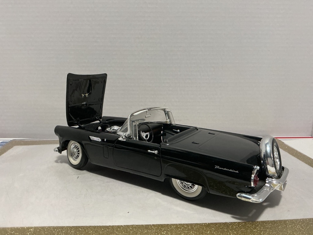 1/18 REVELL 1956 FORD THUNDERBIRD BLACK ON WHITE image