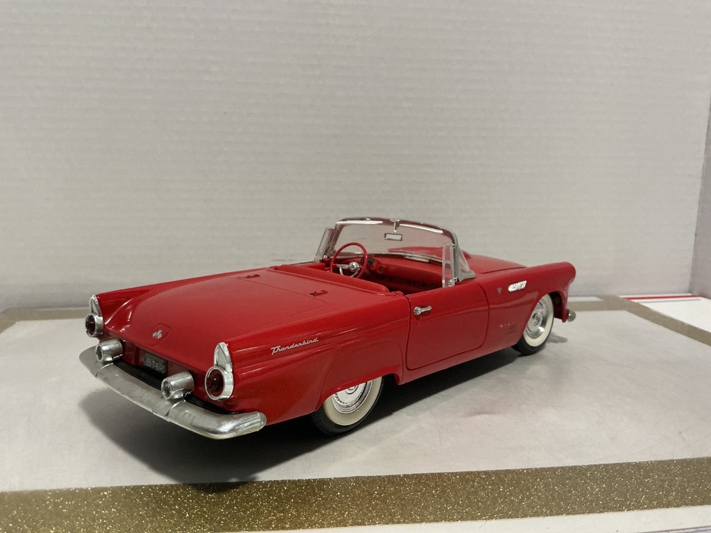 1/18 REVELL 1955 THUNDERBIRD JUNKYARD/PARTS CAR RED/RED image