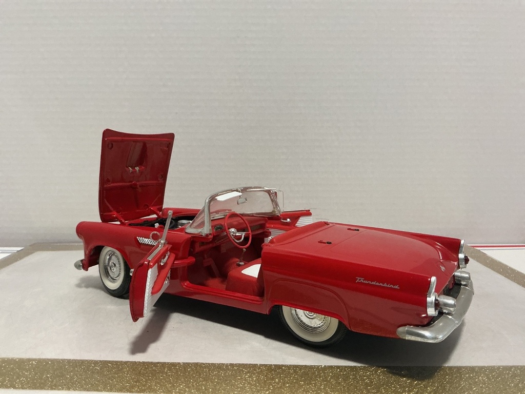 1/18 REVELL 1955 THUNDERBIRD JUNKYARD/PARTS CAR RED/RED image
