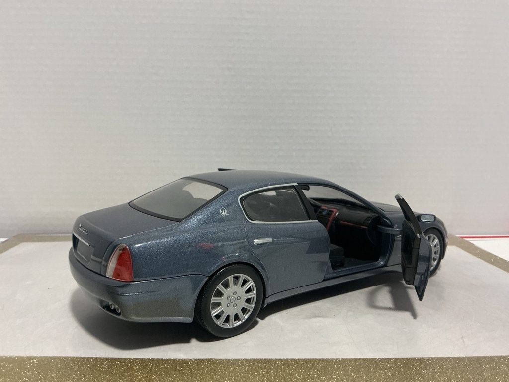 1/18 HOT WHEELS 2003 MATTEL MASERATI QUATTROPORTE image