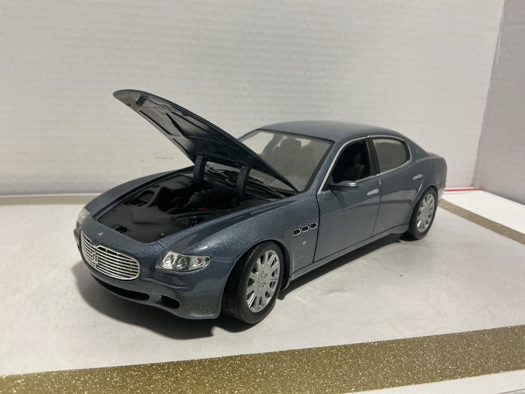 1/18 HOT WHEELS 2003 MATTEL MASERATI QUATTROPORTE image