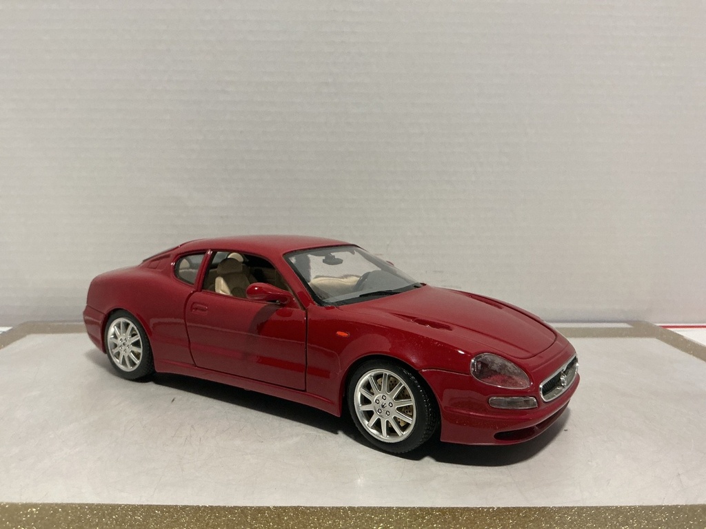 1/18 BURAGO 1998 MASERATI 3200 GT RED ON TAN image