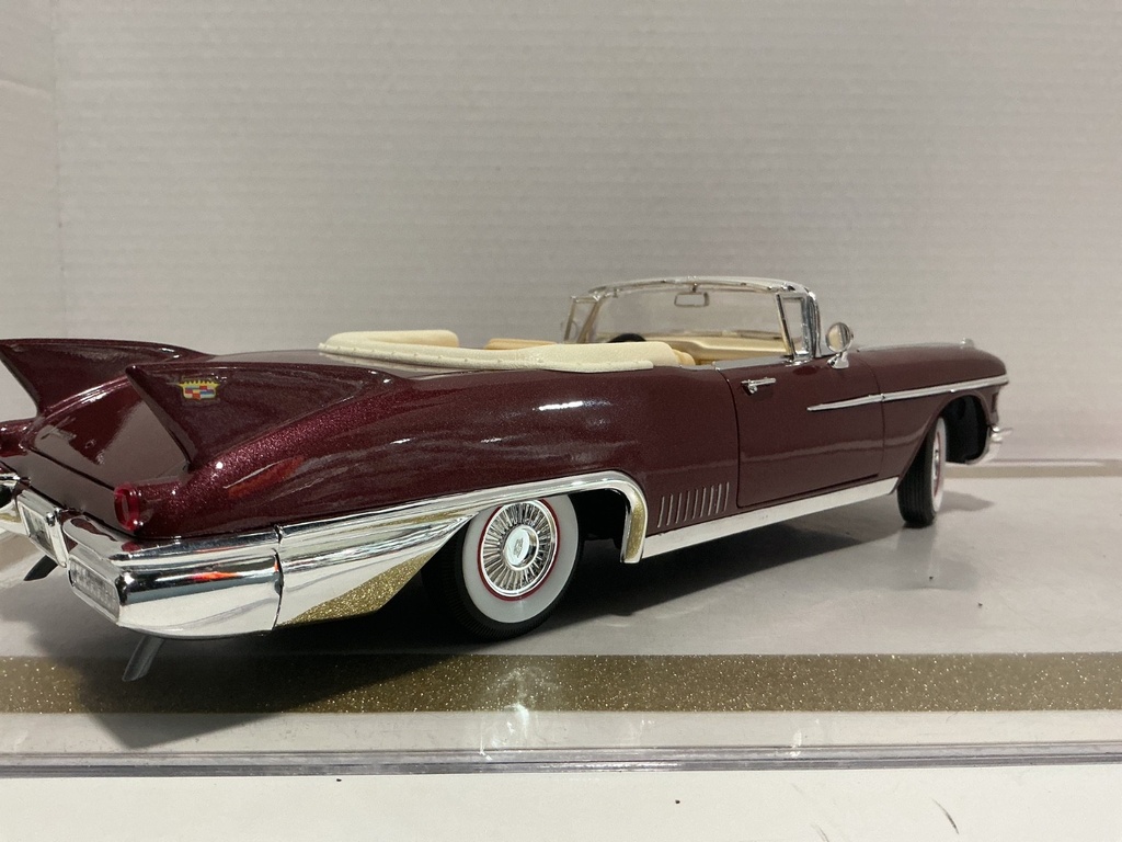 1/18 MOTORMAX 1958 CADILLAC ELDORADO PURPLE ON TAN image