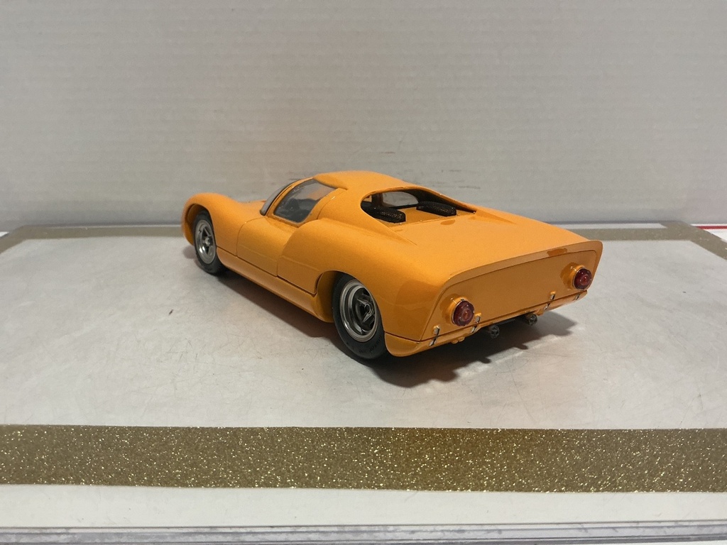 1/18 MOTOR BOX/EXOTO PORSCHE 910 ORANGE ON BLACK image