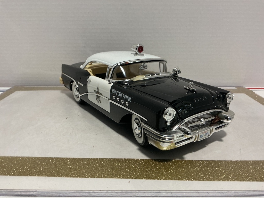 1/18 MIRA BUICK CENTURY 1955 WHITE/BLACK ON CREAM image