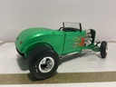 1/18 ERTL 1932 FORD DEUCE GREEN ON GREEN image