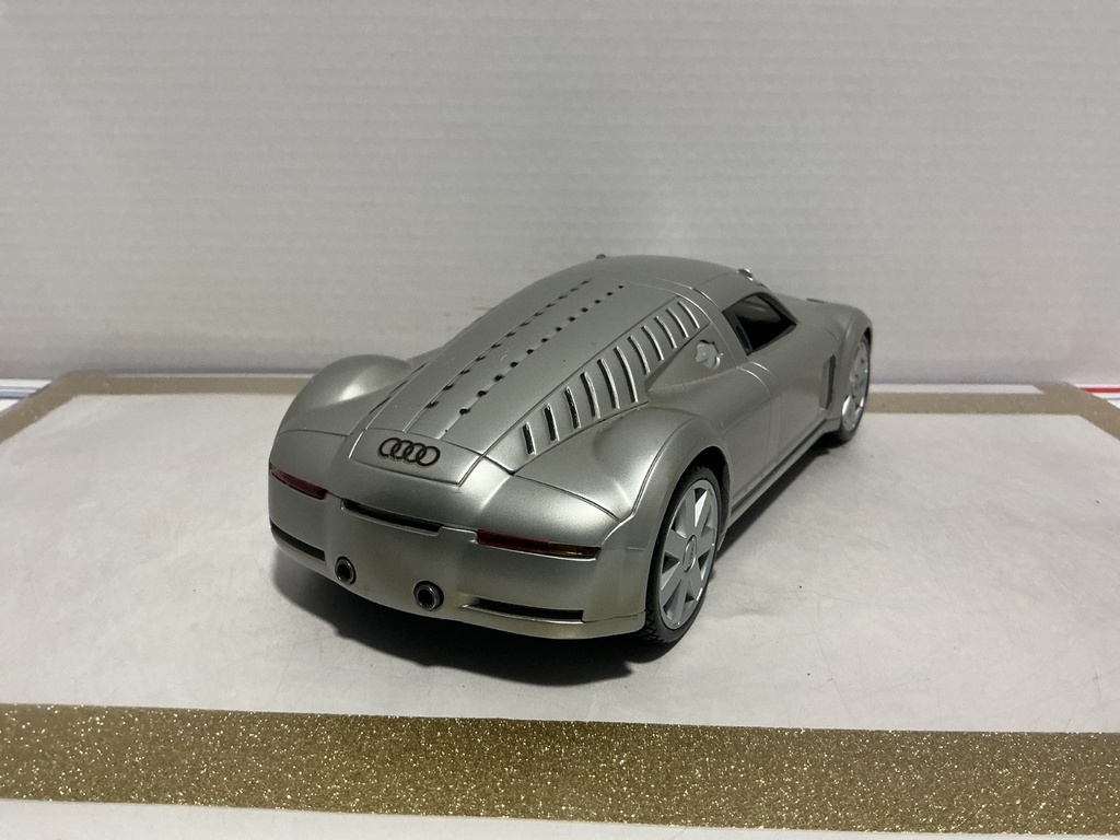 1/18 MAISTO AUDI SUPER SPORT WAGEN “ROSEMEYER” SILVER ON BROWN image