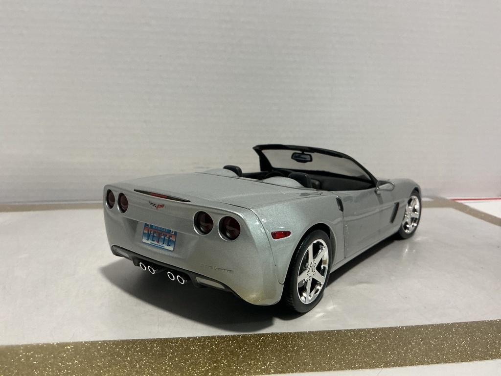 1/18 HOT WHEELS 2003 C6 CORVETTE SILVER ON BLACK image