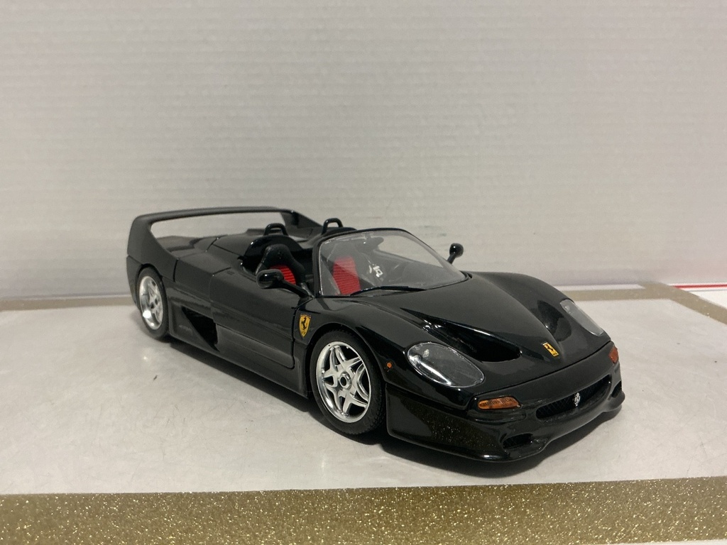 1/18 BURAGO FERRARI F50 1995 BLACK ON BLACK / RED image
