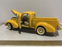 1/18 ROAD SIGNATURE 1937 STUDEBAKER COUPE EXPESS PICK UP YELOW ON TAN image