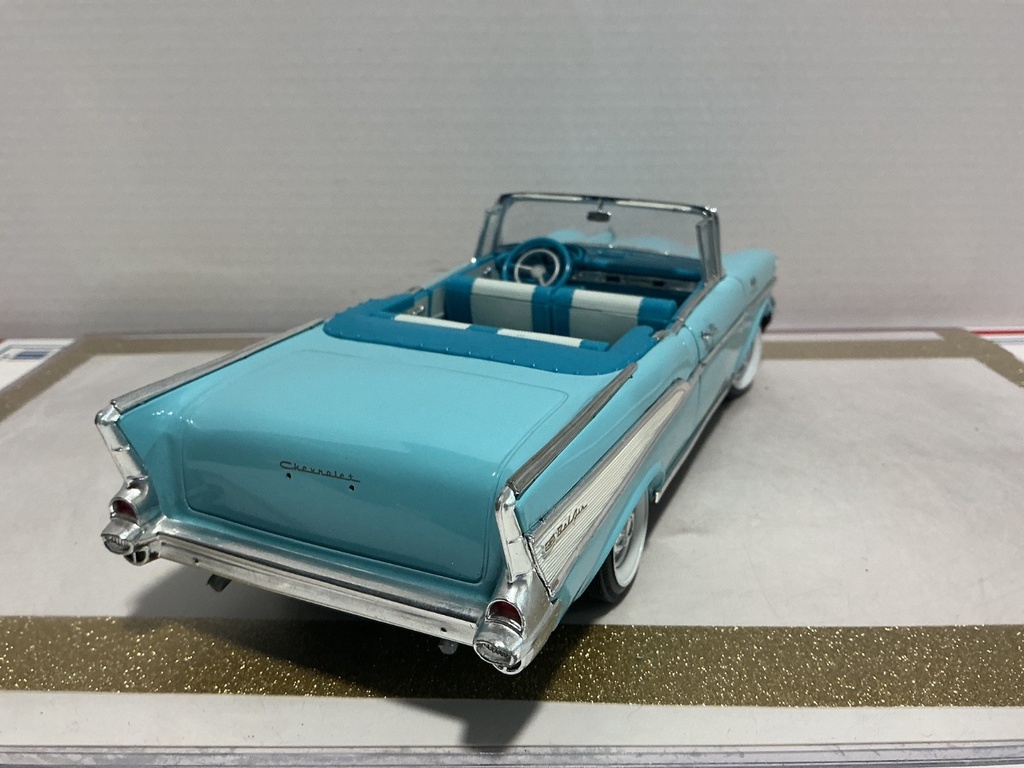 1/18 ERTL 1957 CHEVROLET BEL AIR BLUE ON BLUE/WHITE image