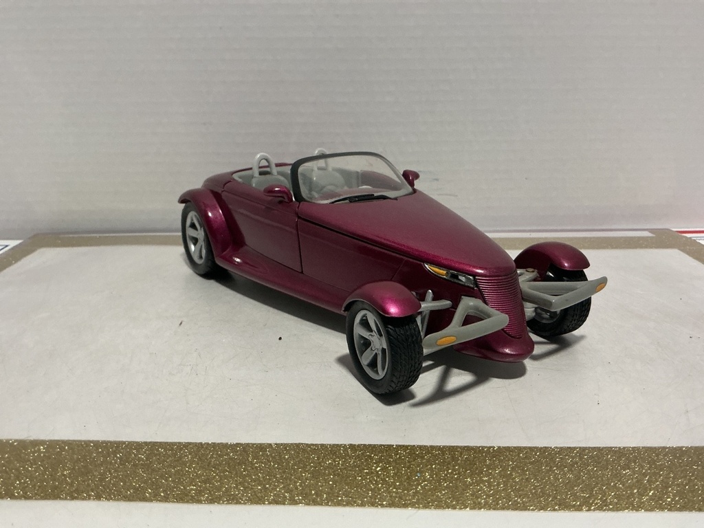 1/18 ERTL PLYMOUTH PROWLER CONCEP VEHICLE PURPLE ON GREY image