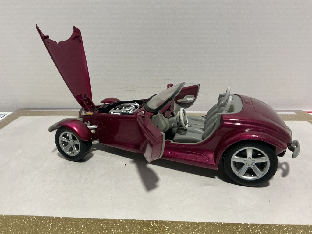 1/18 ERTL PLYMOUTH PROWLER CONCEP VEHICLE PURPLE ON GREY image