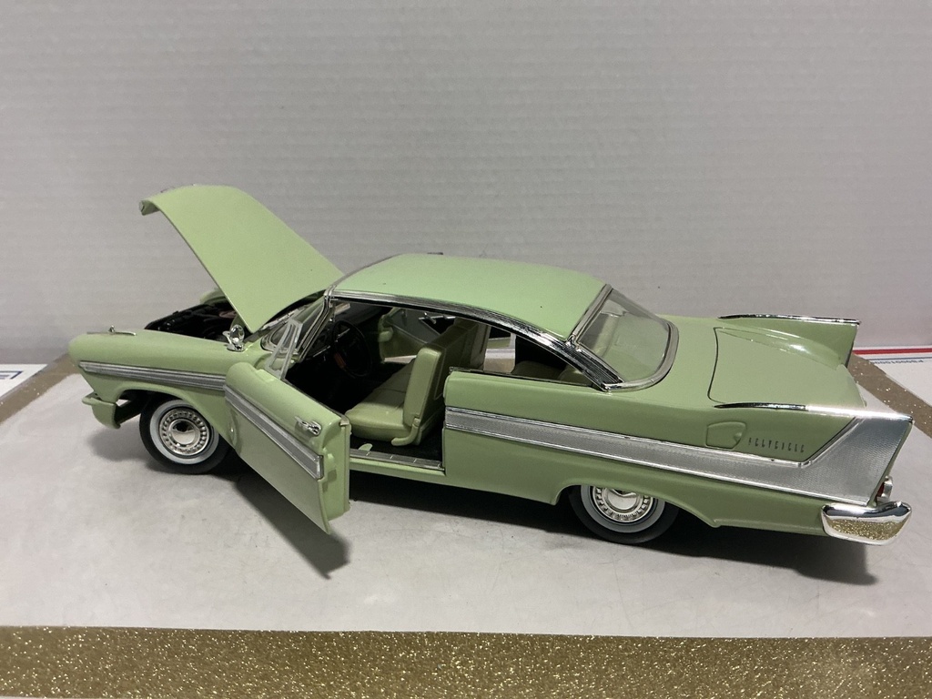 1/18 ERTL 1958 PLYMOUTH BELVEDERE LIGHT GREEN ON CREAM image