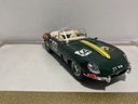 1/18BURAGO JAGUAR ‘E’ 1961 GREEN ON TAN image