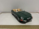 1/18BURAGO JAGUAR ‘E’ 1961 GREEN ON BROWN image