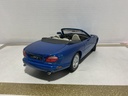 1/18 MAISTO JAGUAR XK8 BLUE ON GREY image
