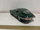 1/18 BURAGO JAGUAR “E” 1961 GREEN ON TAN image