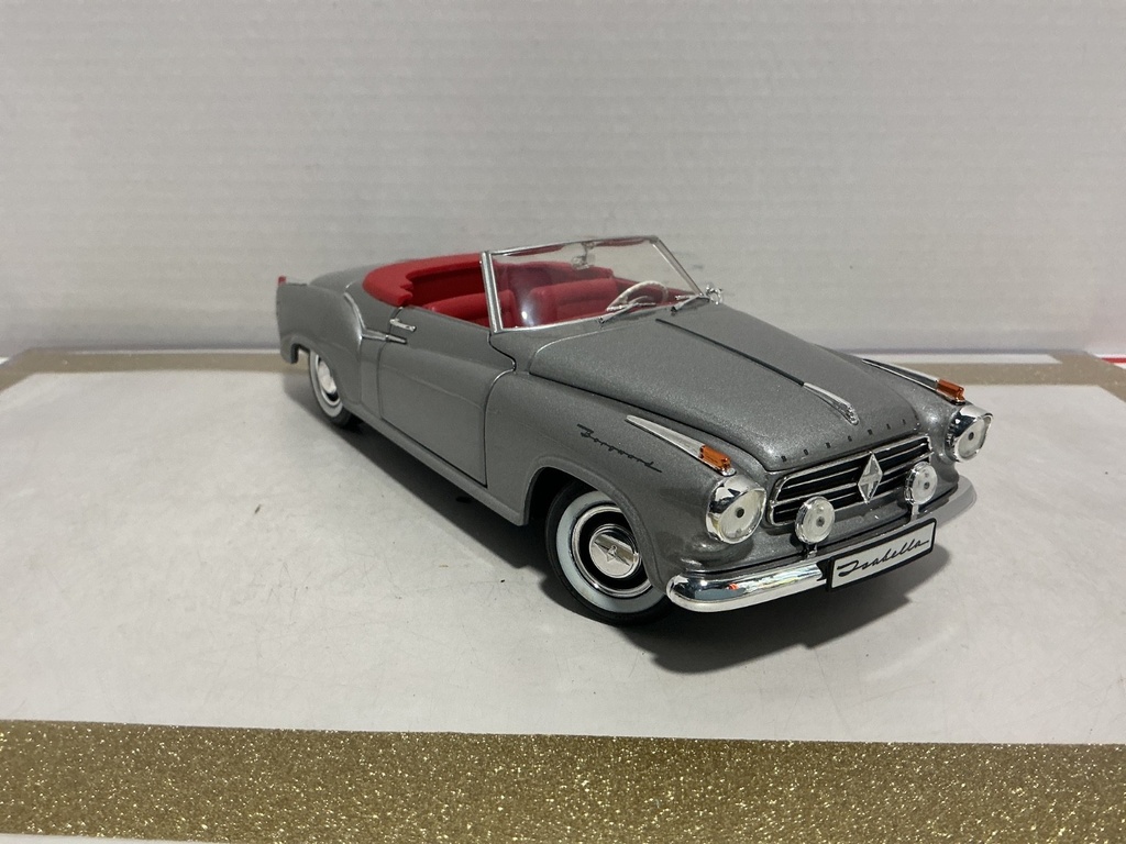 1/18 REVELL BORGWARD ISABELLA SILVER ON RED image
