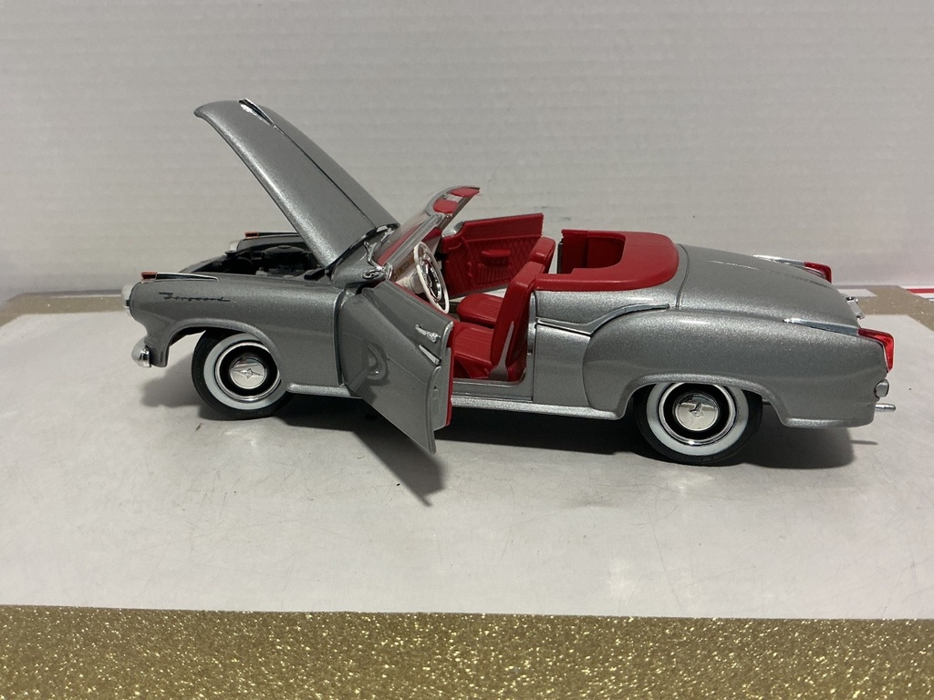 1/18 REVELL BORGWARD ISABELLA SILVER ON RED image