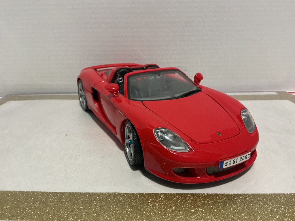 1/18 MAISTO PORSCHE CARRERA GT RED ON BLACK image