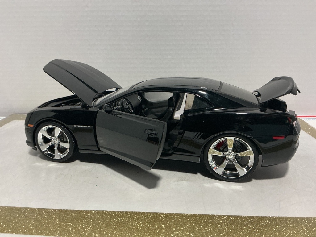 1/18 JADA TOYS 2010 CAMARO SS BLACK ON BLACK image