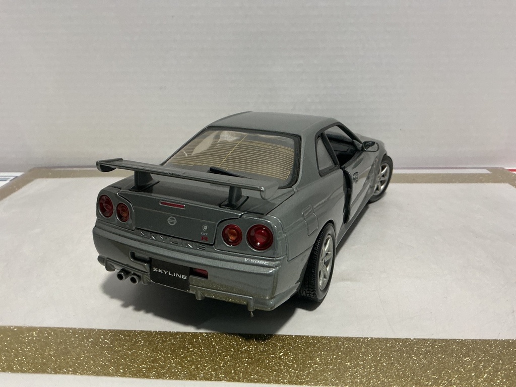 1/18 MOTO MAX NISSAN SKYLINE GTR SILVER ON BLACK image